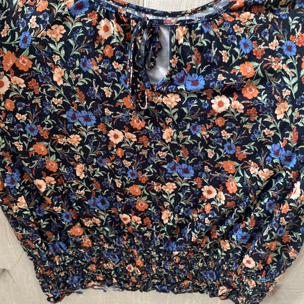 American Eagle Soft and Sexy floral top.